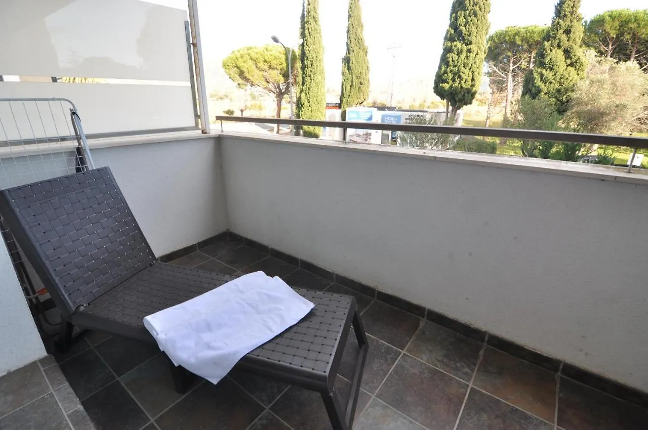 Rnet - 130 Portomar Standart Roses Daire