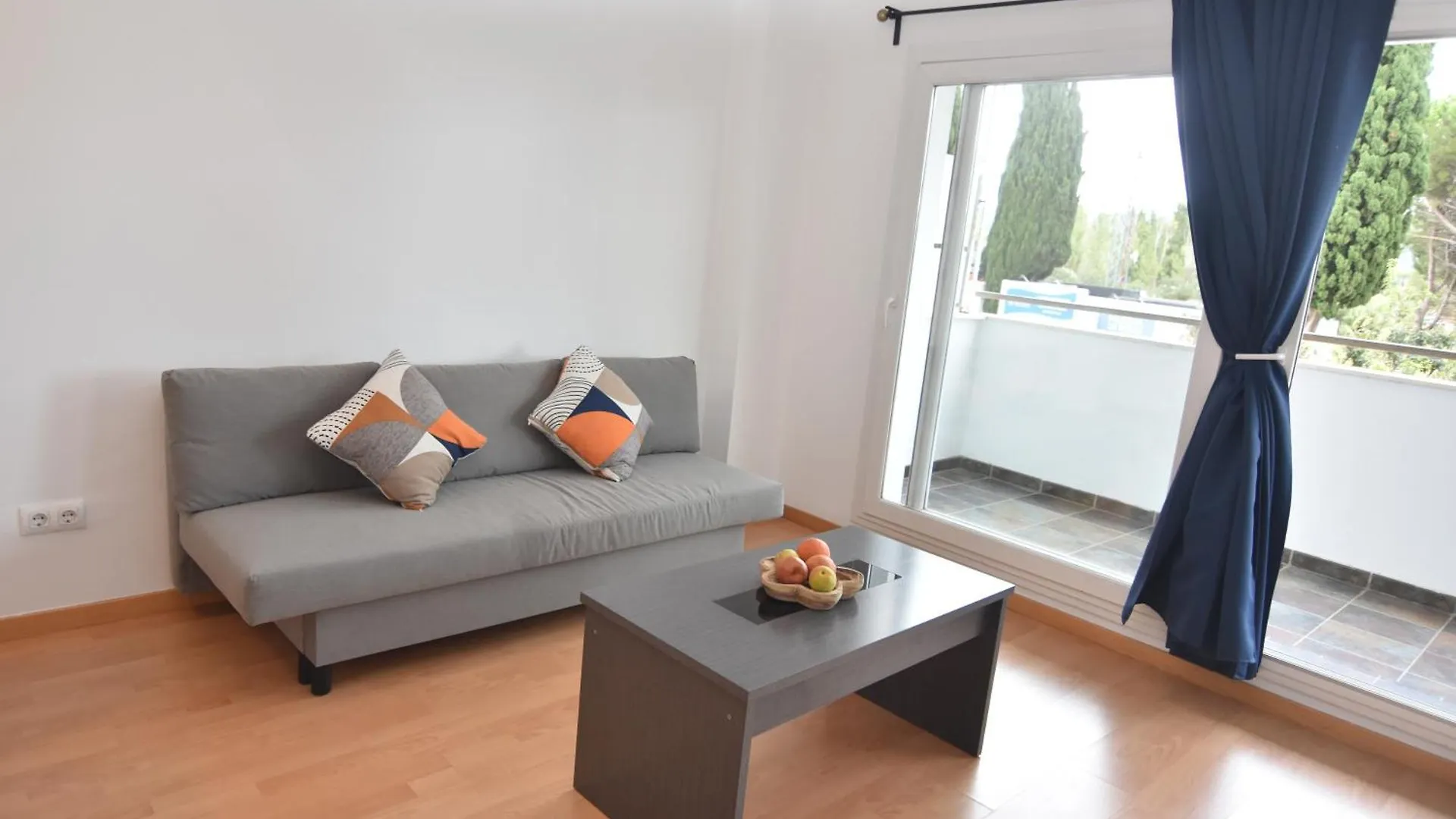 Rnet - 130 Portomar Standart Roses Daire 0*,  İspanya